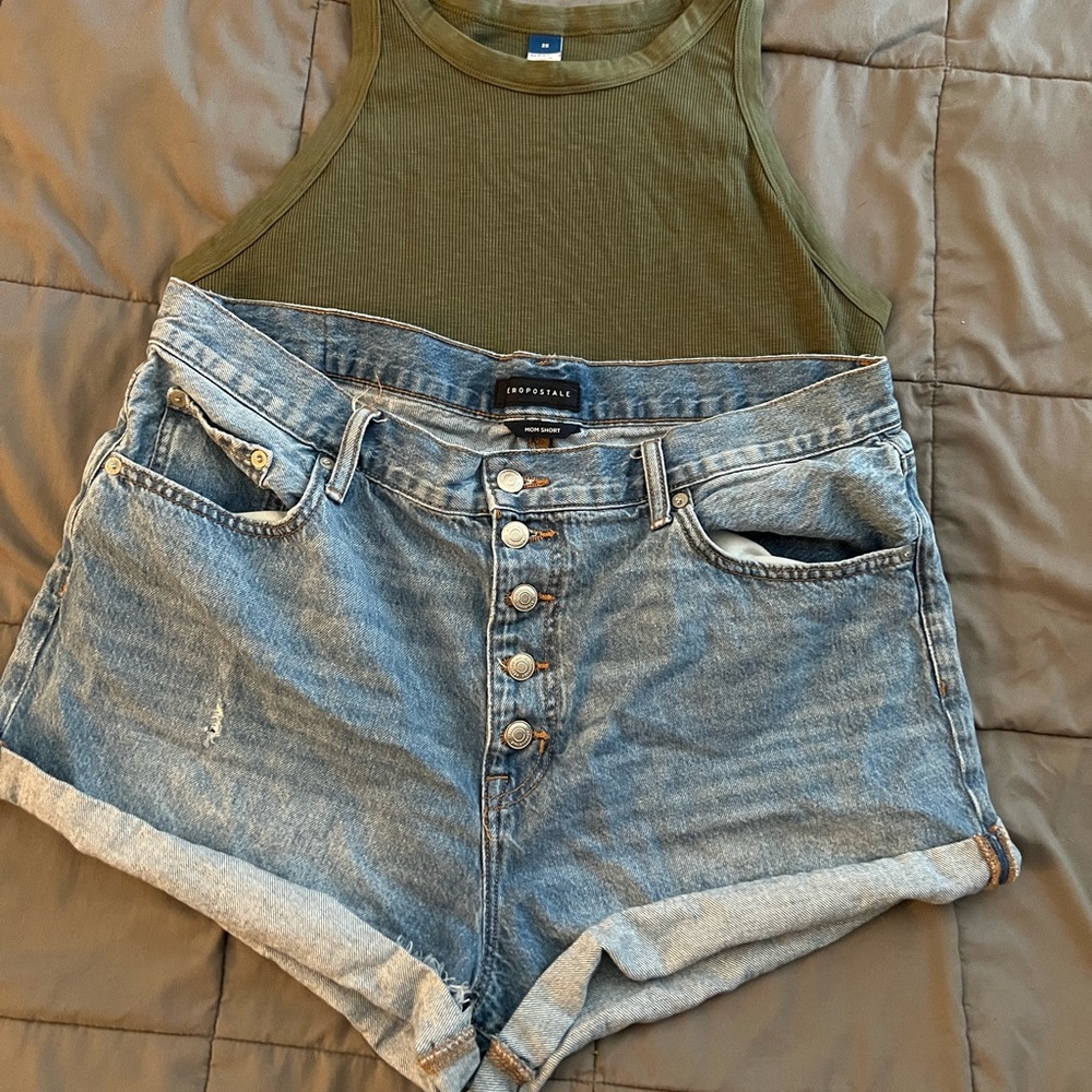 Plus Size 18 High Waisted Button Up Mom Shorts